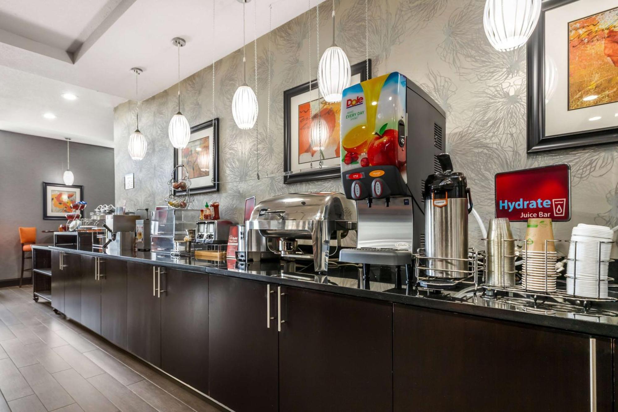 Best Western Plus Coweta'S 1St Hotel Екстериор снимка