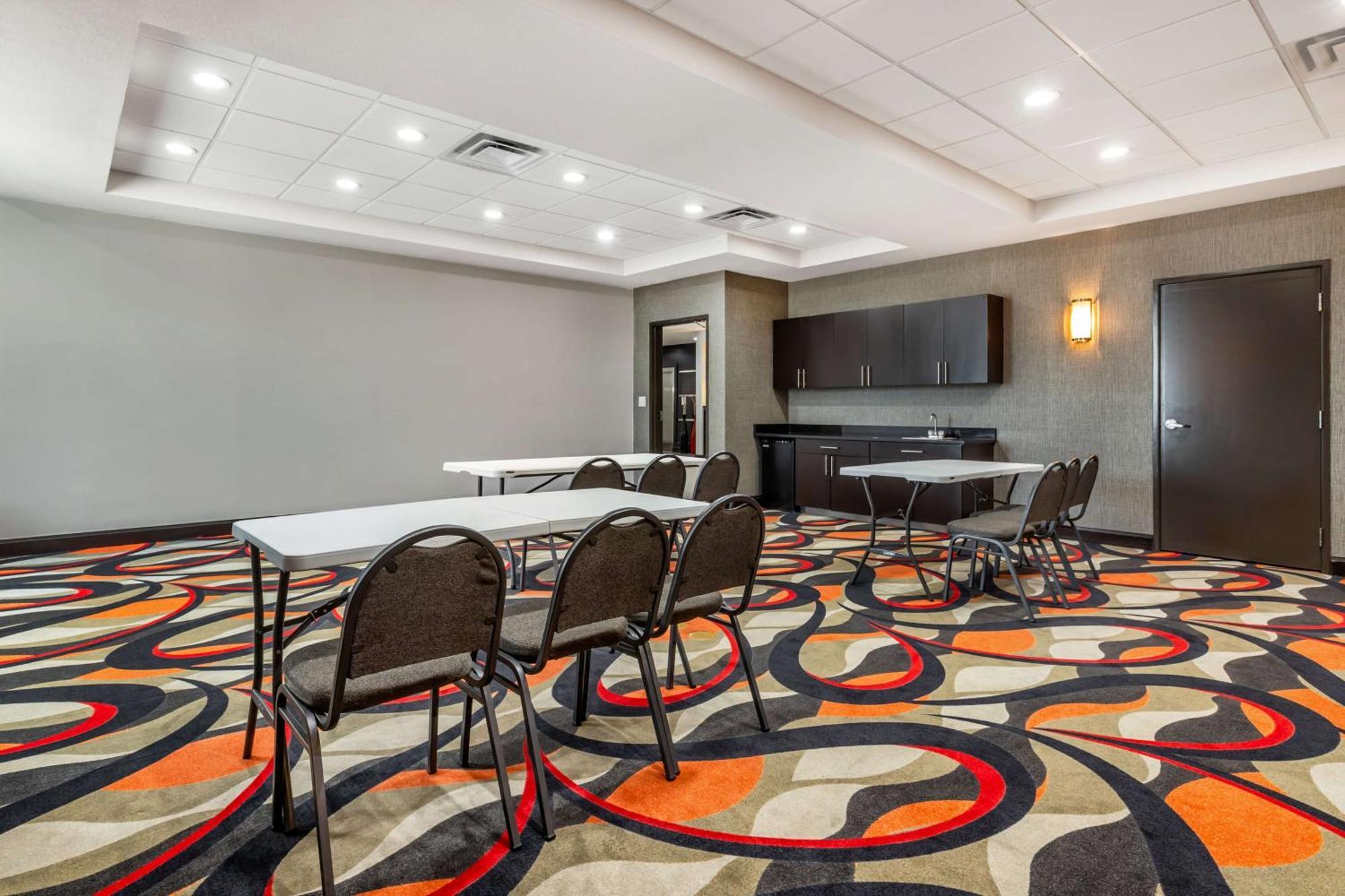 Best Western Plus Coweta'S 1St Hotel Екстериор снимка