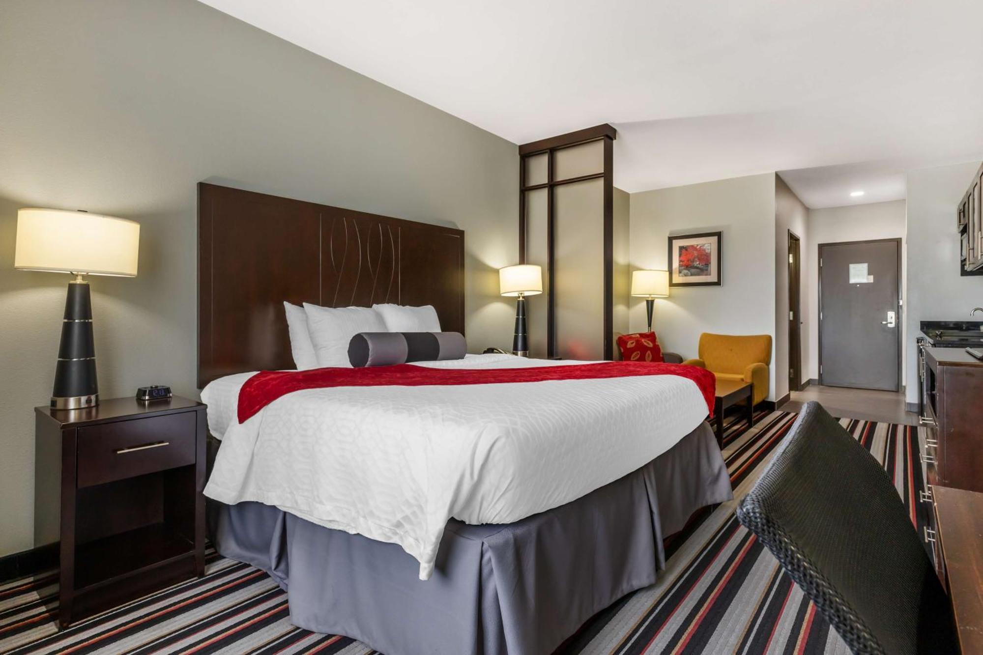 Best Western Plus Coweta'S 1St Hotel Екстериор снимка